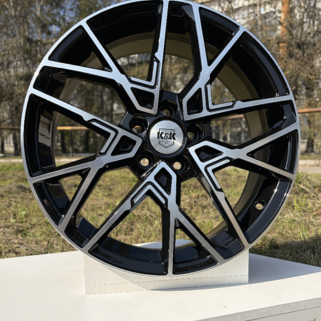 Вудроф (КС1044) 7.000xR18 5x114.3 DIA67.1 ET45 алмаз черный